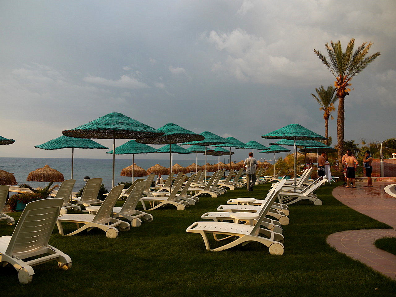  the beach hotels in G